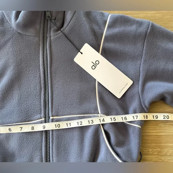 NWT ALO Yoga Polar Fleece Game Time Full-Zip Jacket Size XS Cropped Blue/White - Picture 11 of 12